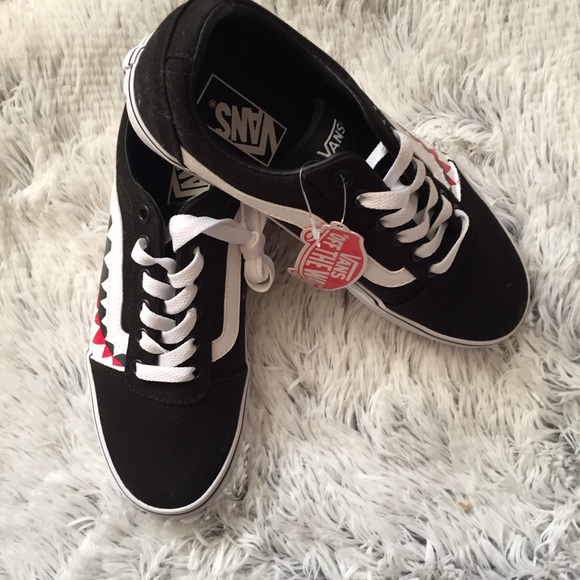 Custom Vans - Picture 2 of 5